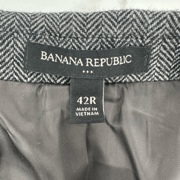 Banana Republic Mens Sport Coat 42R Standard Fit Wool Blend Grey Herringbone - Picture 2 of 15